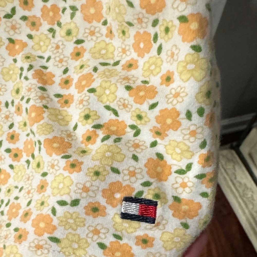 Y2K vintage Tommy Hilfiger Women's Yellow Floral Tank Top - Picture 3 of 5